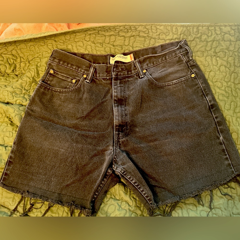Levi Strauss relaxed fit 550 black shorts. 38x29
